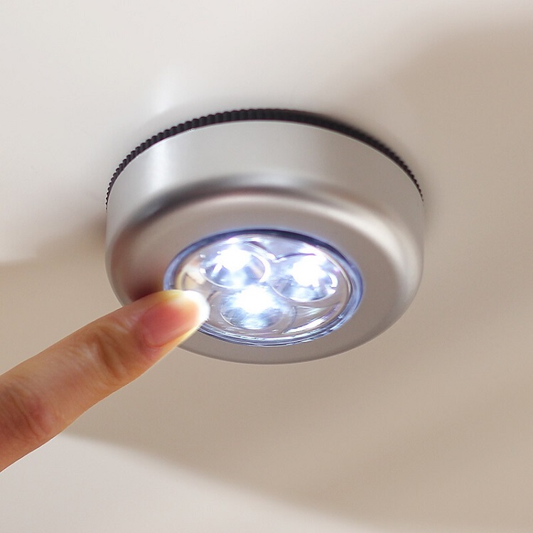 Đèn 4 led dán tường, tủ quần áo, cốp xe