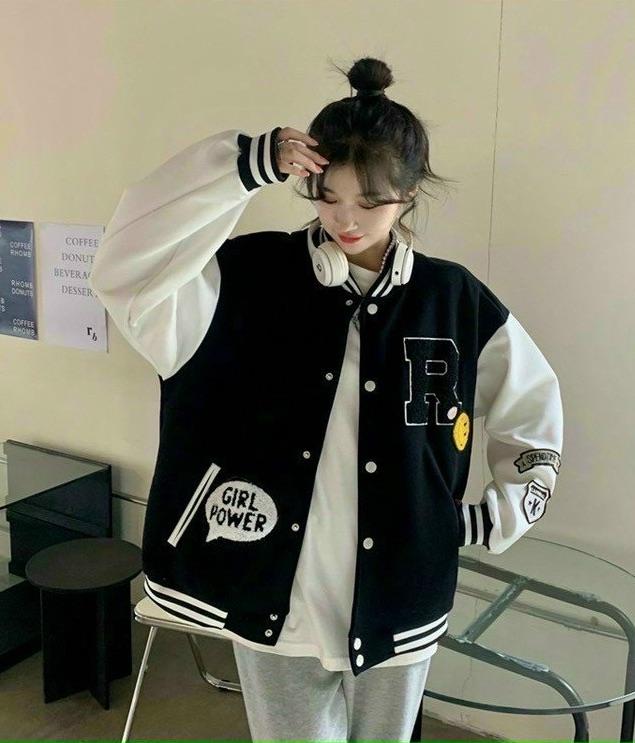 Áo khoác bomber nỉ mặt cười thêu chữ R màu trắng