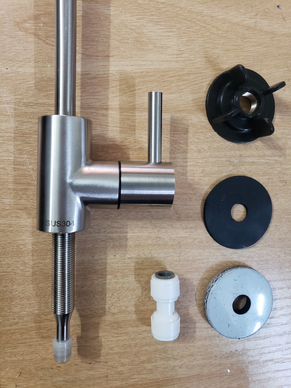 Vòi máy lọc nước, vòi máy lọc nước ro, 	 vòi nước máy lọc nước ro. Vòi gạt cho máy lọc nước RO, NANO .