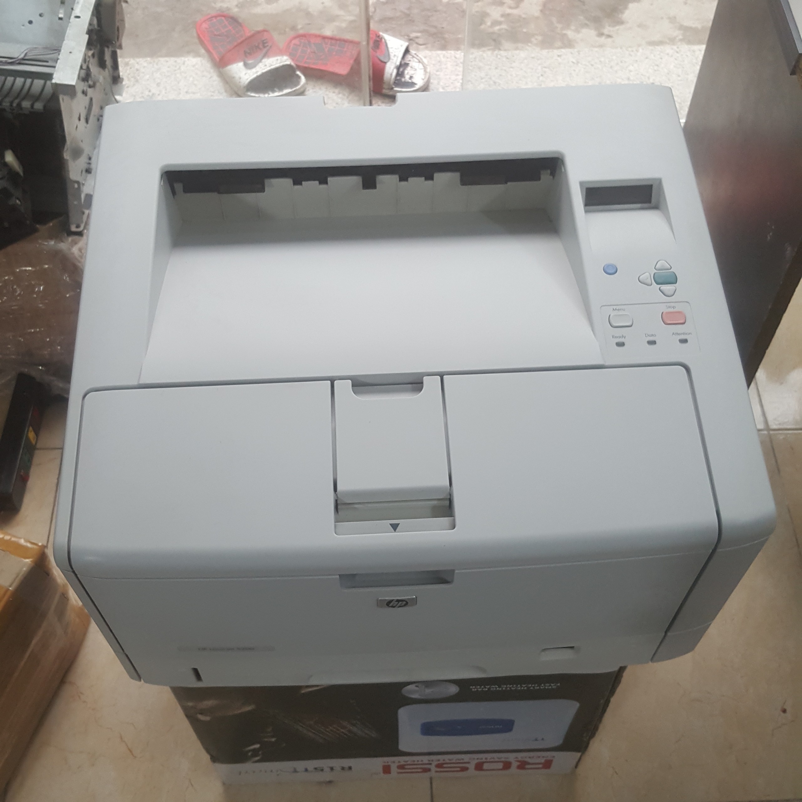 Máy in văn phòng ( in 1 mặt a3-a4 tốc độ cao ) -hp 5200 ( tặng hộp mực to - dây nguồn , cáp in mới 100% đi theo máy )