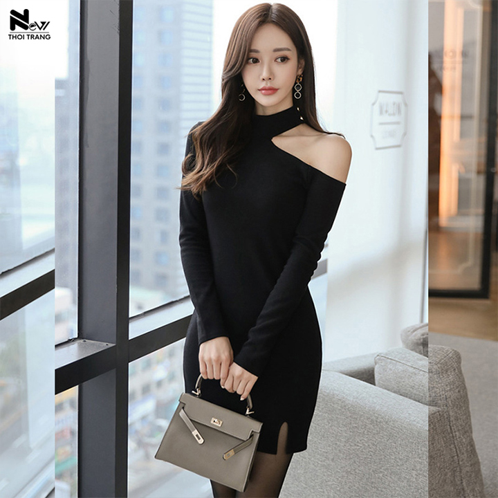 Đầm ôm lệch vai đính nút