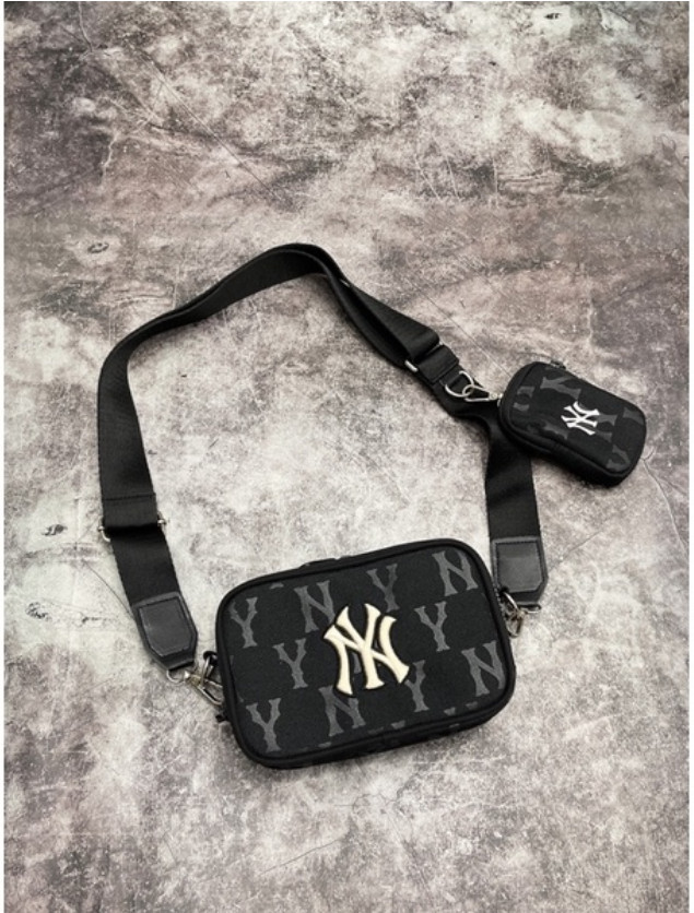Túi đeo chéo nam nữ mlb monogram | hàng xuất dư xịn 100%
