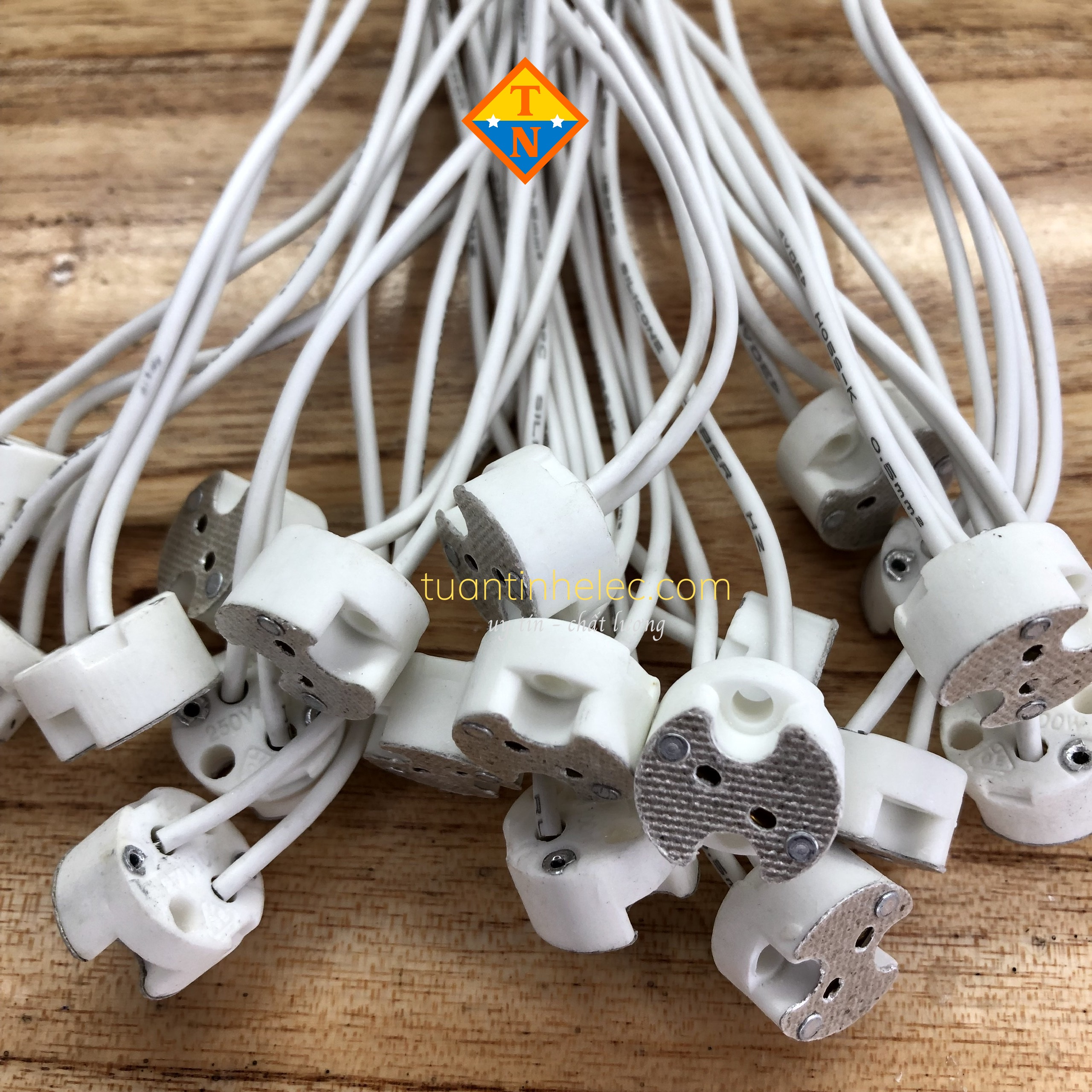 Đế cắm bóng halogen, đèn xông tinh dầu #phụ kiện thay thế