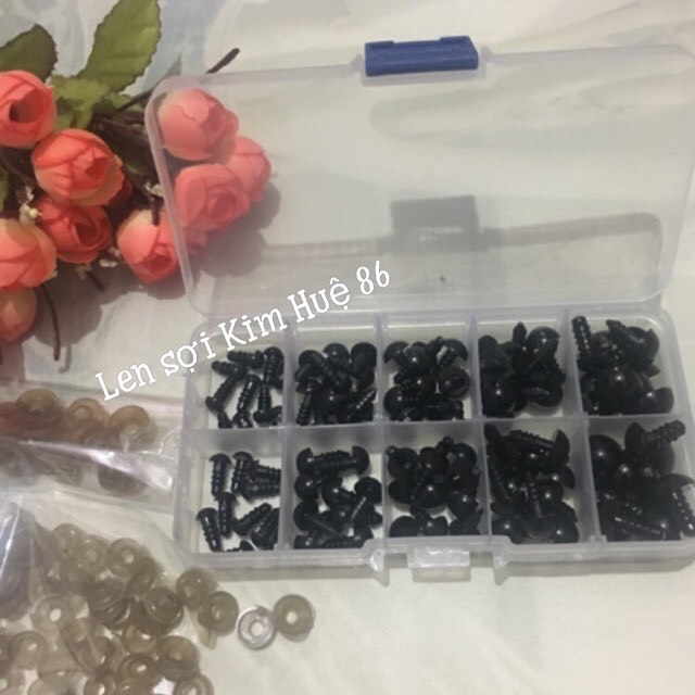 Hộp mắt thú đen kèm chốt 142c