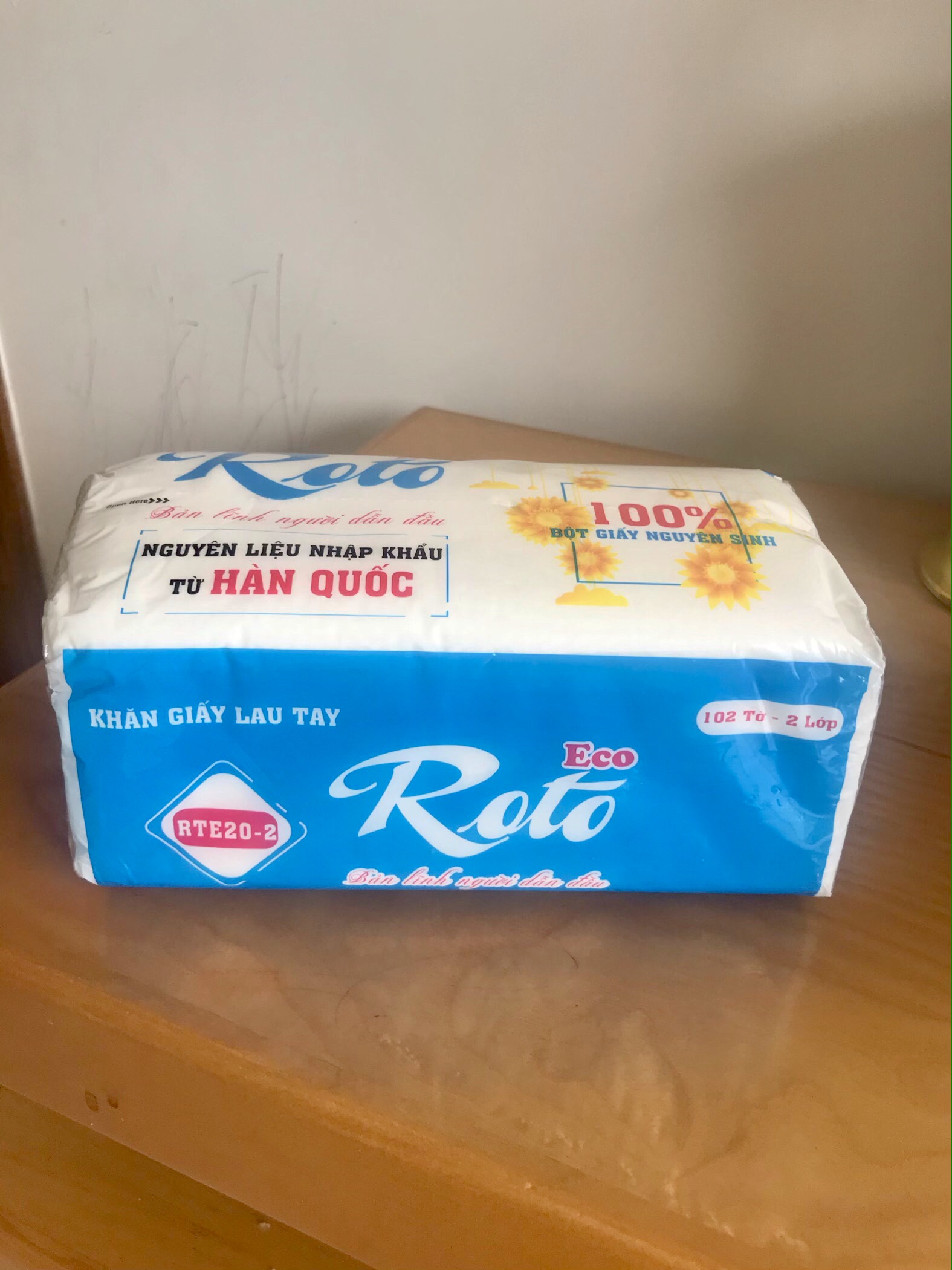 Khăn giấy lau tay  Roto Eco 22 (102 tờ/túi)