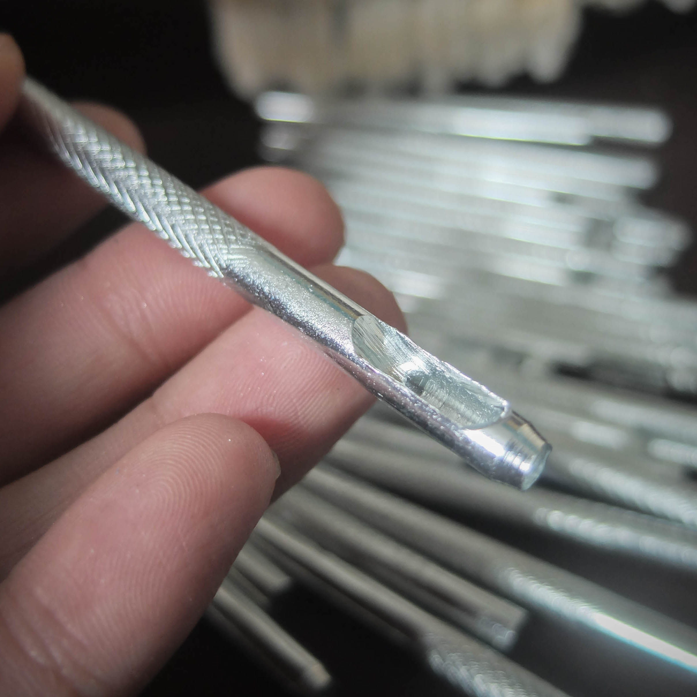Đinh Đục Lỗ Thắt Lưng Thép không gỉ size 4.0mm