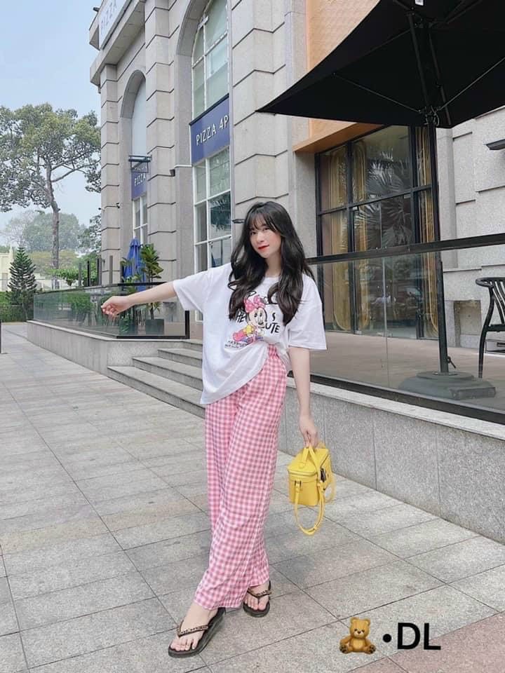 Áo thun mickey hồng from rộng phối quần sọc caro cực hot!!