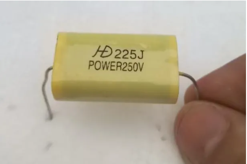 2 Chiếc Tụ kẹo HD 225J 250V ( 2.2uF ) màu vàng