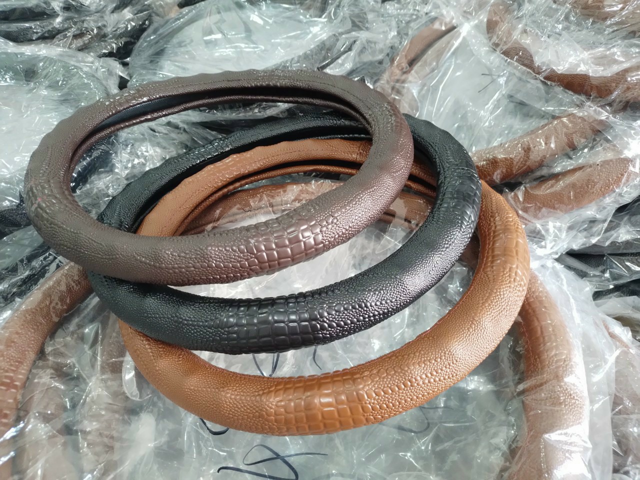[Nhập RS0822 giảm 30k cho đơn 99k][Nhập RS0722 giảm 30k cho đơn 99k]Bọc Vô Lăng KIA K200 K250 Huyndai....