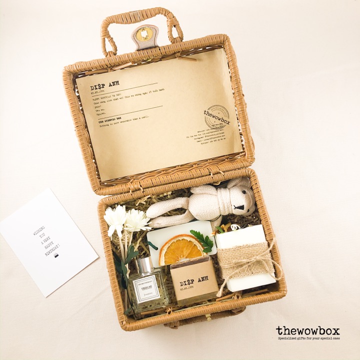 [Quà cho nữ] THE SCENTED BOX – TINH DẦU THƠM, NẾN THƠM, XÀ PHÒNG THƠM, TẤM SÁP THƠM