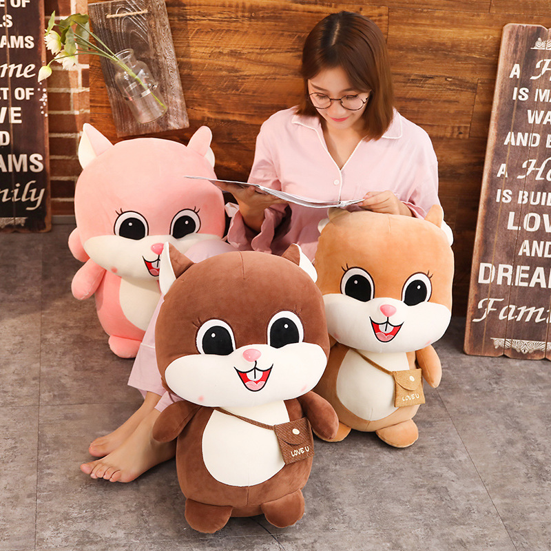 Gấu bông sóc đeo túi bằng bông cao cấp lông mềm mịn dễ thương 3 màu Hồng - Nâu - Vàng, kích thước 50cm