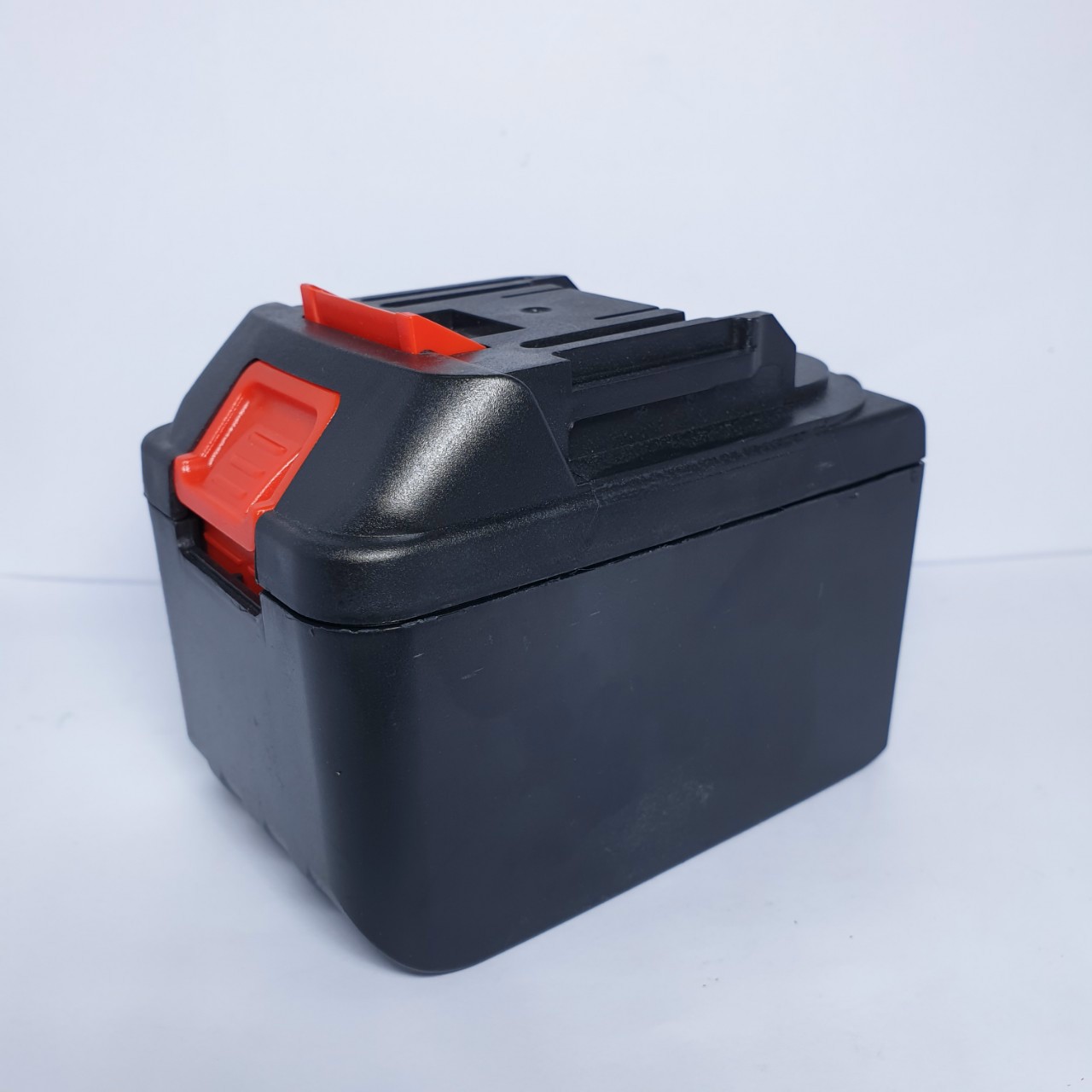 Pin makita 18v/21v loại 15 cell dung lượng 7500mah