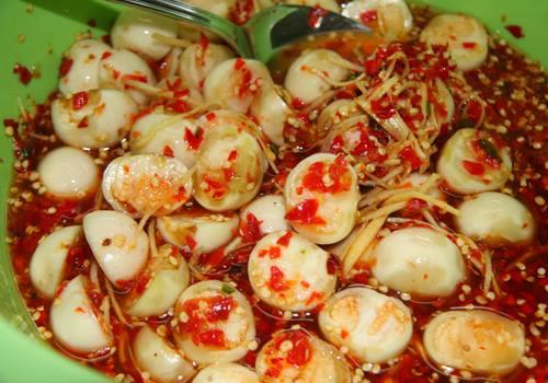 Cà pháo( nhà làm ngâm chua cay giòn rụm, chua chua cay cay mà trắng và thơm phức nha(1kg) tặng 1 chai mắm tôm