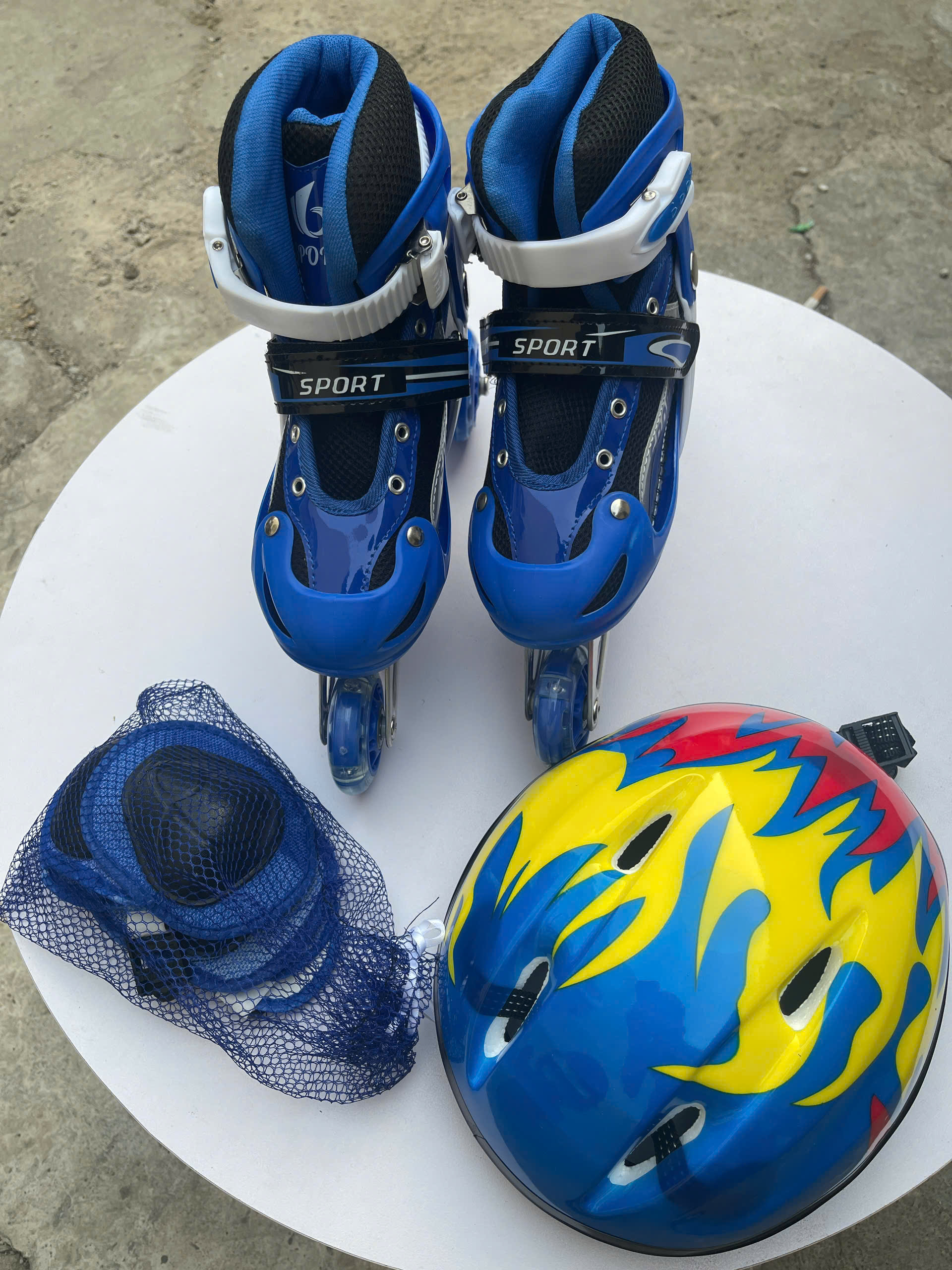 Giày trượt patin kèm bộ bảo hộ Cho Bé,  Tập Thể Dục thể thao giải trí