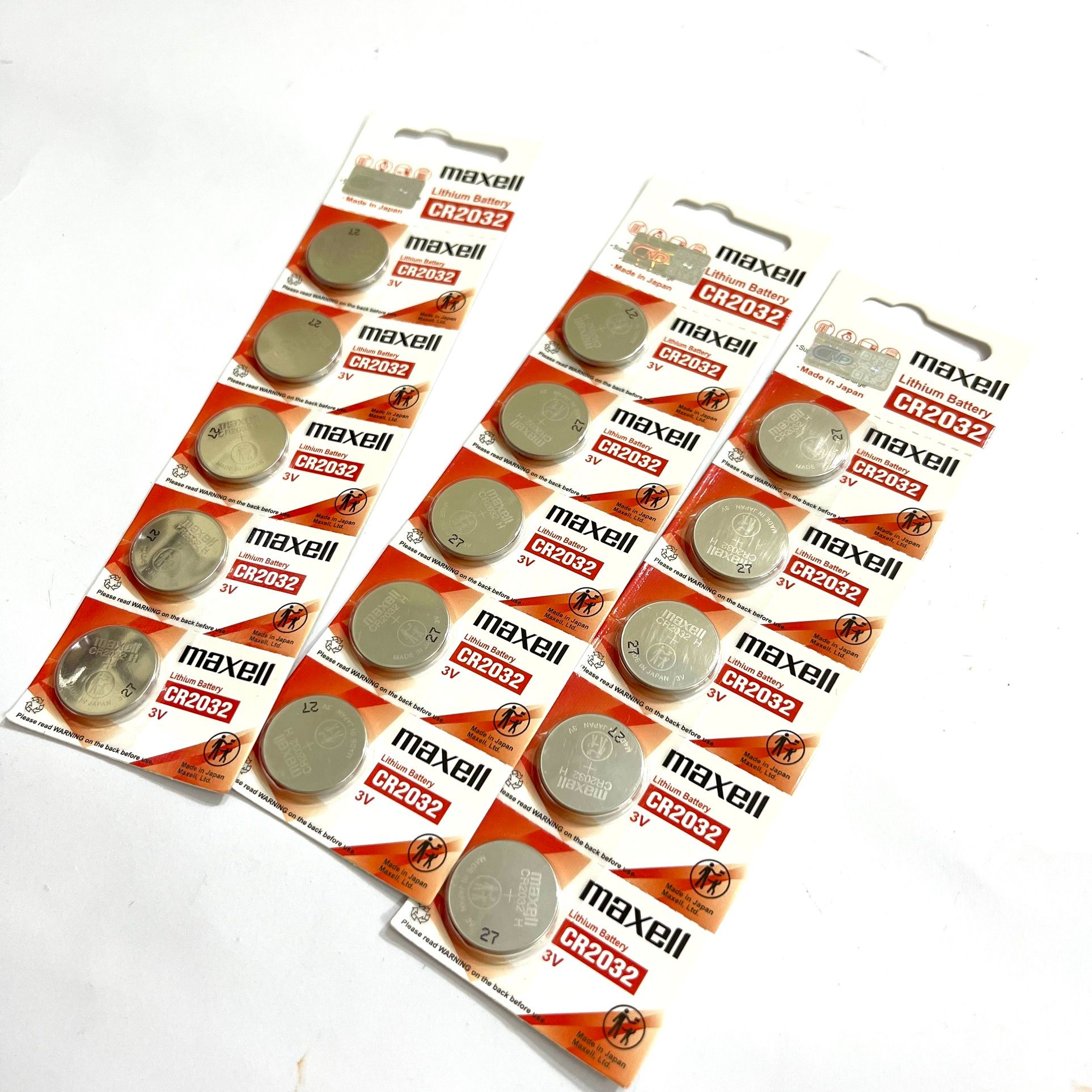 Pin cr2032 - 3v maxell cho các thiết bị điện, điện tử.