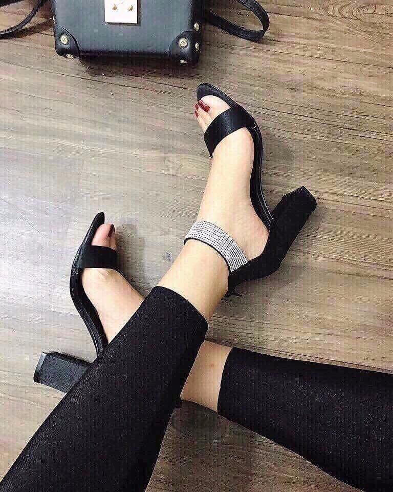 Giày cao gót sandal 7 phân quai bản vòng cô xoàn