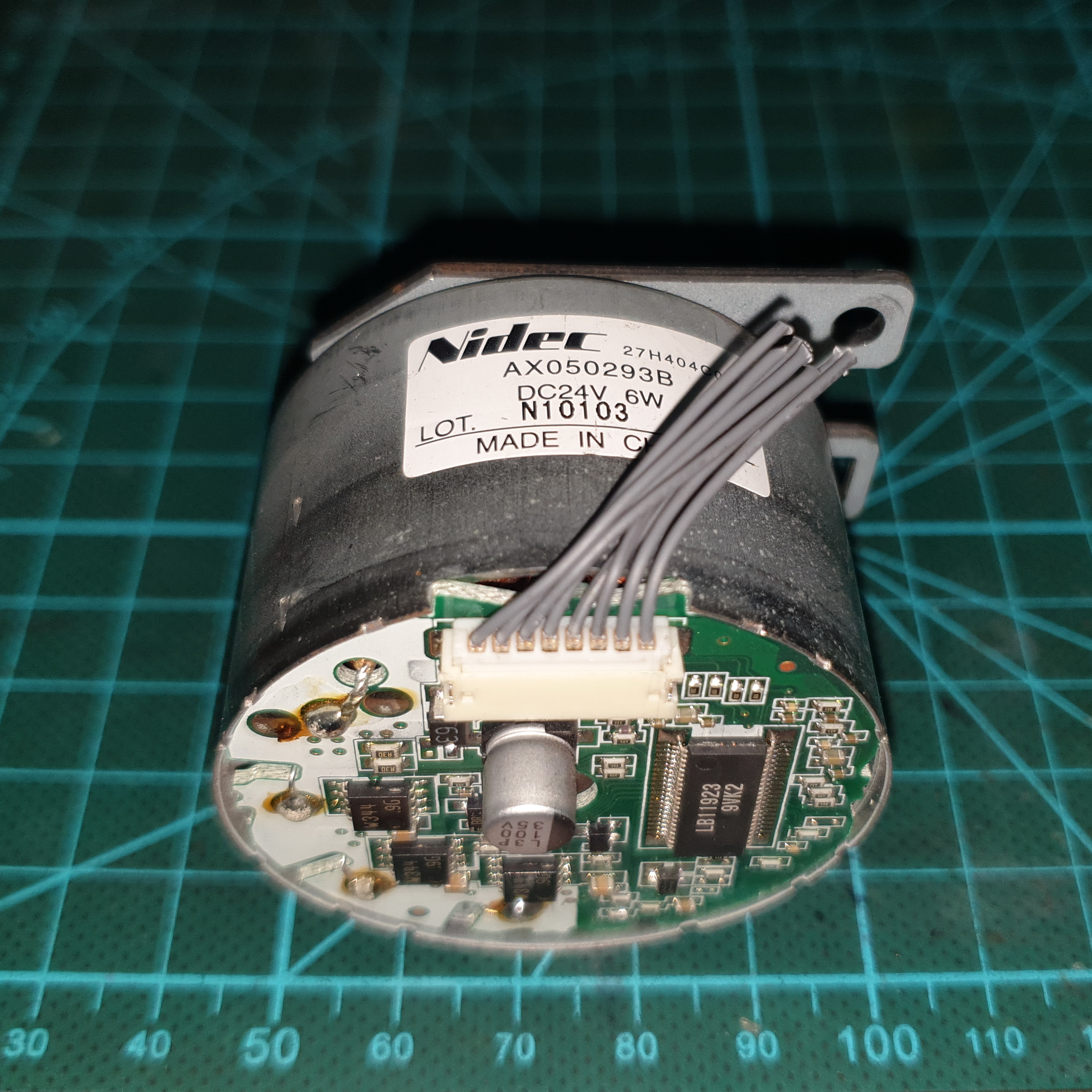 Motor không chổi than BLDC, điện áp 12-24Vdc, công suất 6W (hoặc 8.8W), hiệu Nidec (hoặc Servo) được tháo từ máy Photocopy.