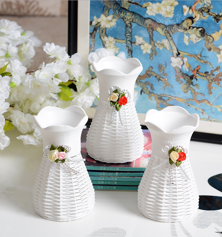 Lọ cắm hoa cổ cao nhựa giả mây trang trí nhà cửa decor quán cafe giá sách