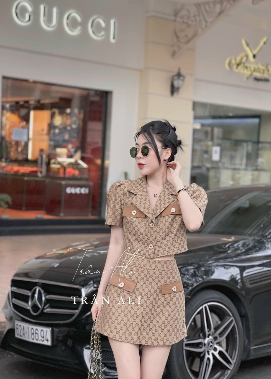 Sét sọc 2 món áo vest cổ trụ chân váy