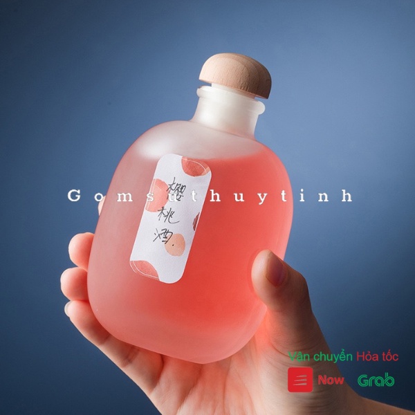 Chai thủy tinh/ Bình thủy tinh cao cấp dáng tròn phun mờ nắp gỗ dung tích 250ml