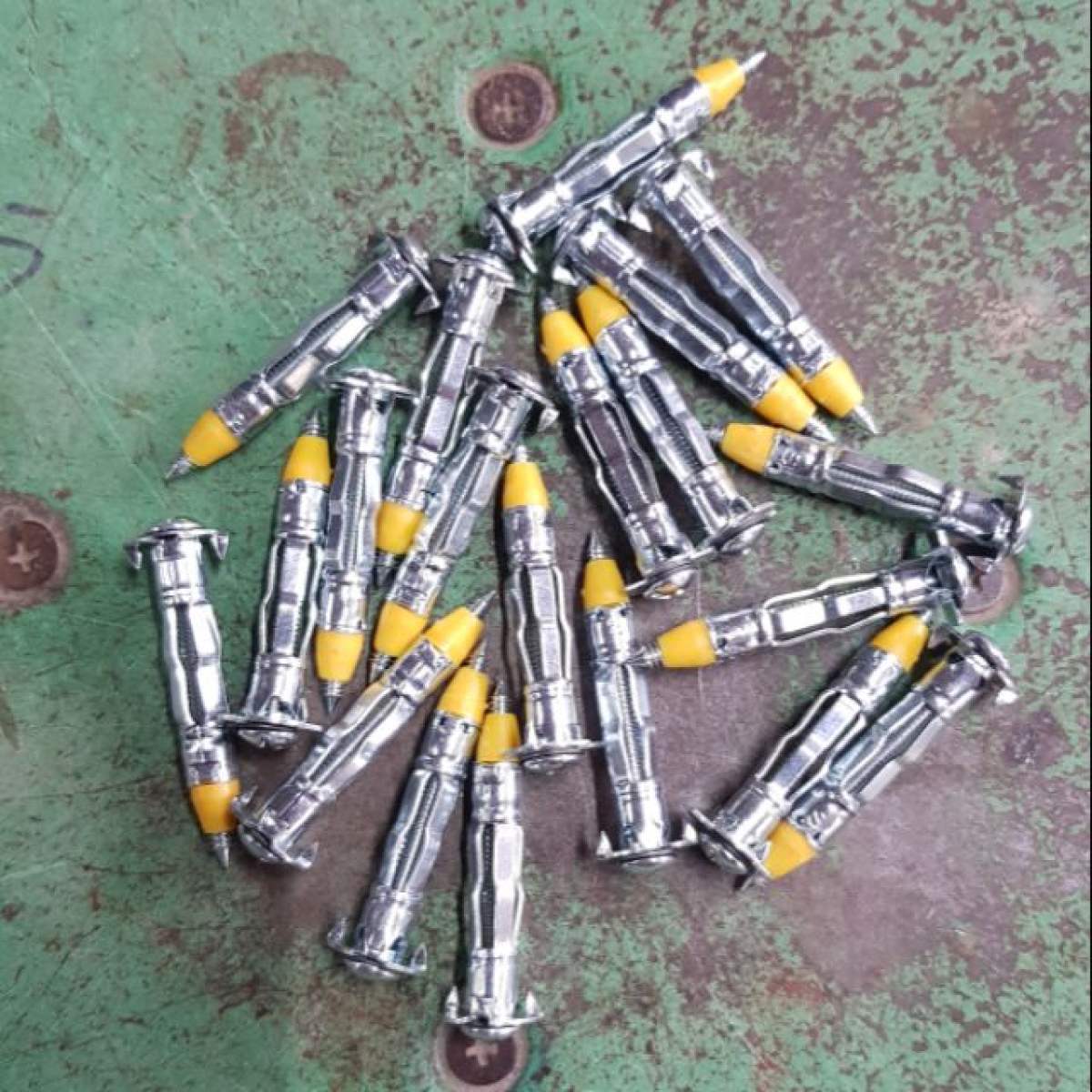 10 con vít nở xòe thạch cao dài 45mm