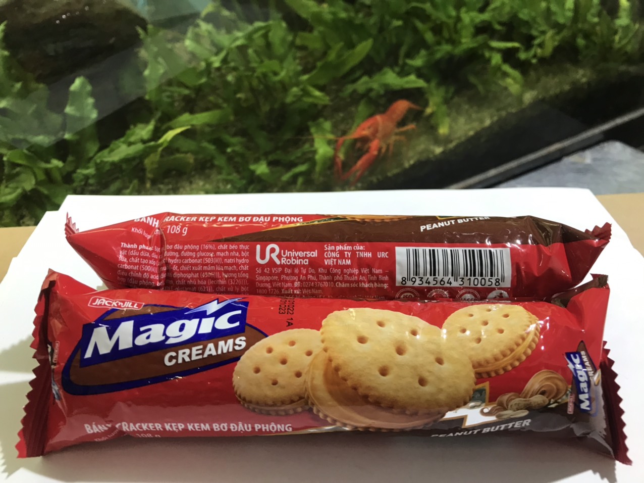Bánh Cracker kẹp kem bơ đậu phộng Magic Creams Peanut Butter 108g