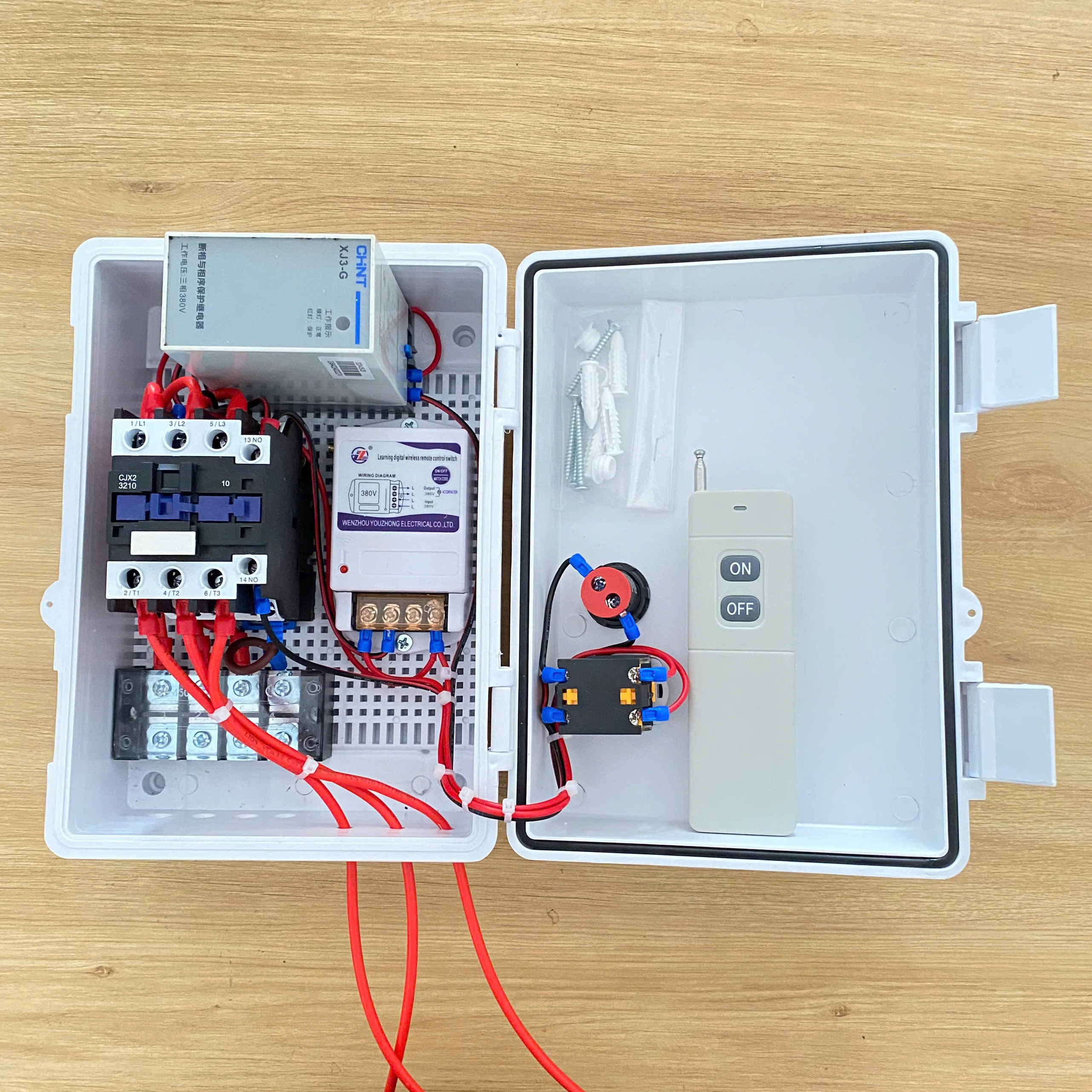 Tủ 3 pha chống mất pha - bảo vệ pha, cho máy bơm, máy phun thuốc máy rửa xe... điều khiển từ xa điều khiển bằng remote