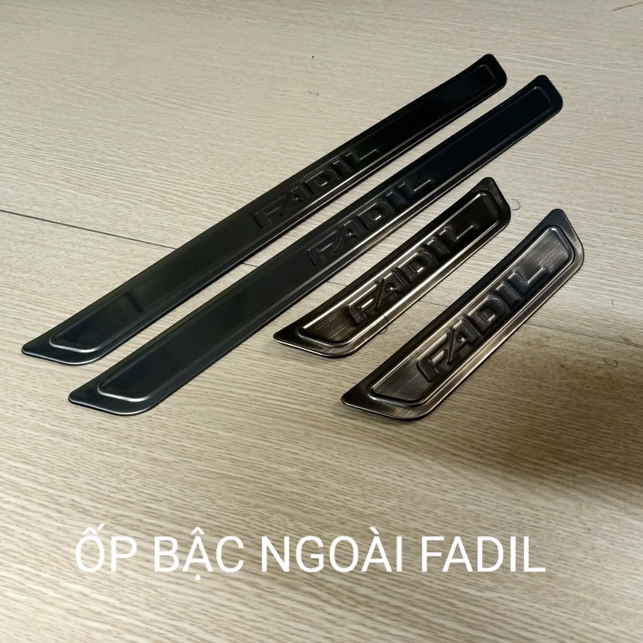 Ốp chống trầy xước bậc cửa xe Vinfast Fadil thép không gỉ sơn ngoài titan