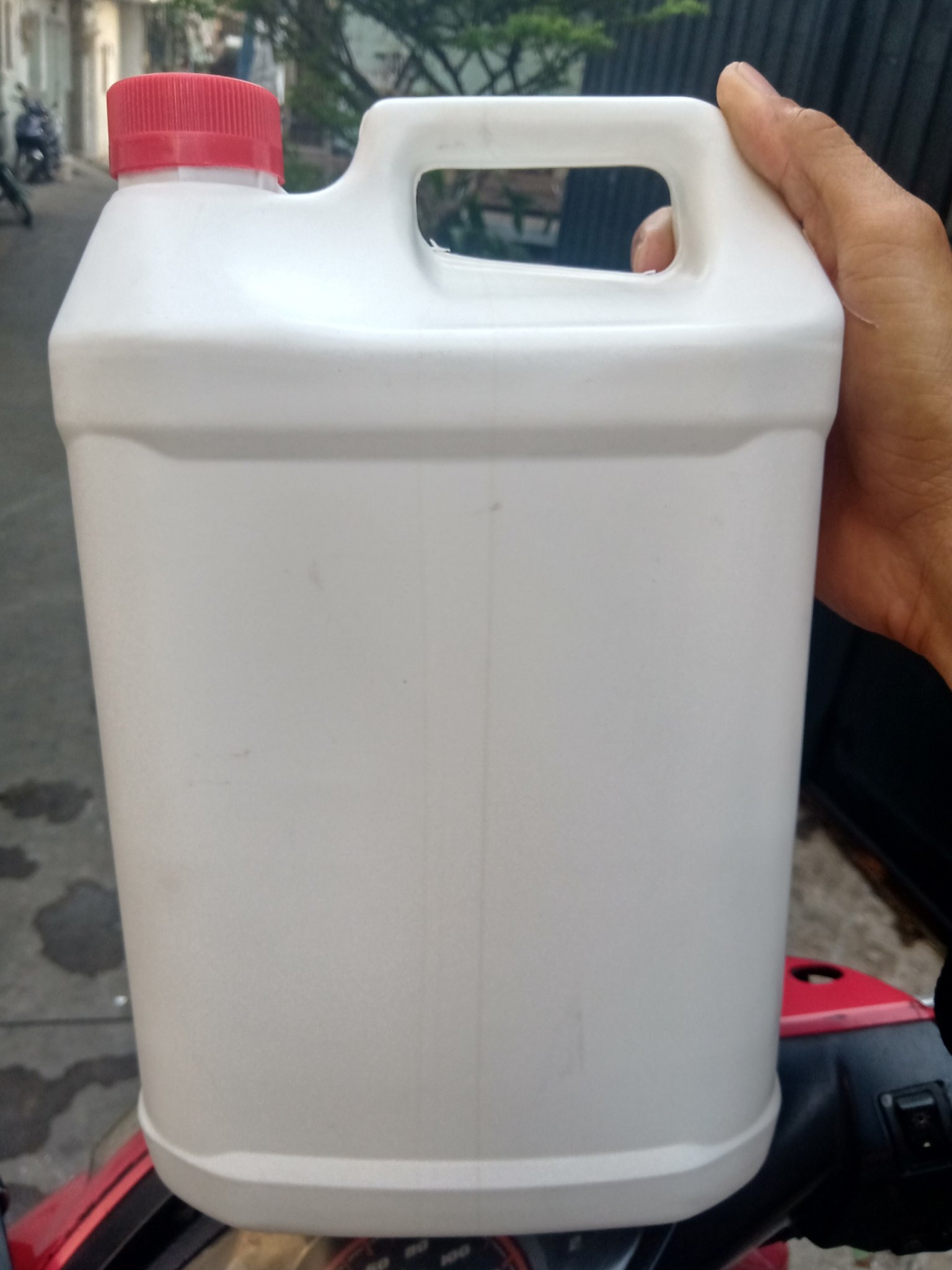 [HCM]Can nhựa vuông 5 lít đựng hóa chất - 1 cái.