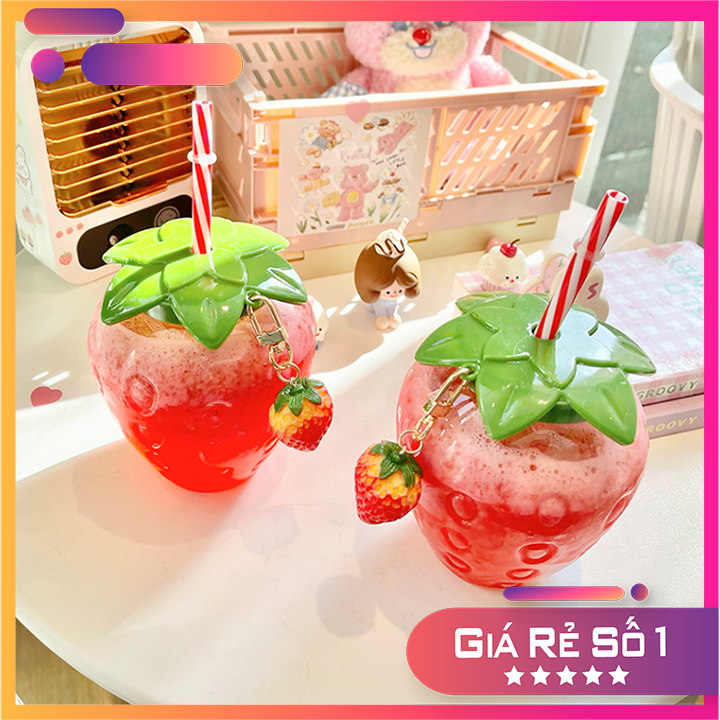 ComBo 2 Bình đựng nước hình quả dâu 500ml tặng kèm ống hút và móc khóa dâu tây siêu cute
