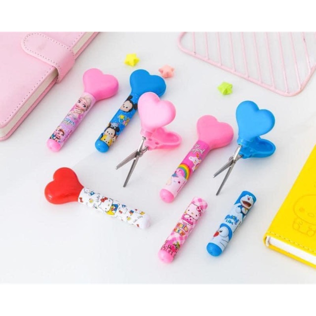 Kéo mini có nắp hello kitty - doraemon