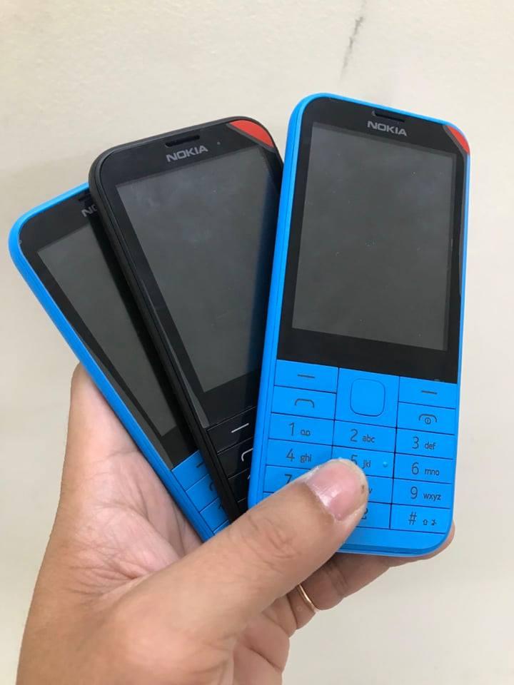 Điện thoại giá rẻ Nokia 225 có tiếng Việt - 2 sim Loa to sóng khỏe tặng kèm  pin, sac - Bảo hành 6 tháng