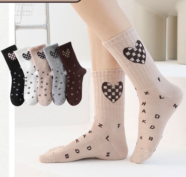 Set 5 đôi tất vớ nữ cao cổ mix trái tim caro