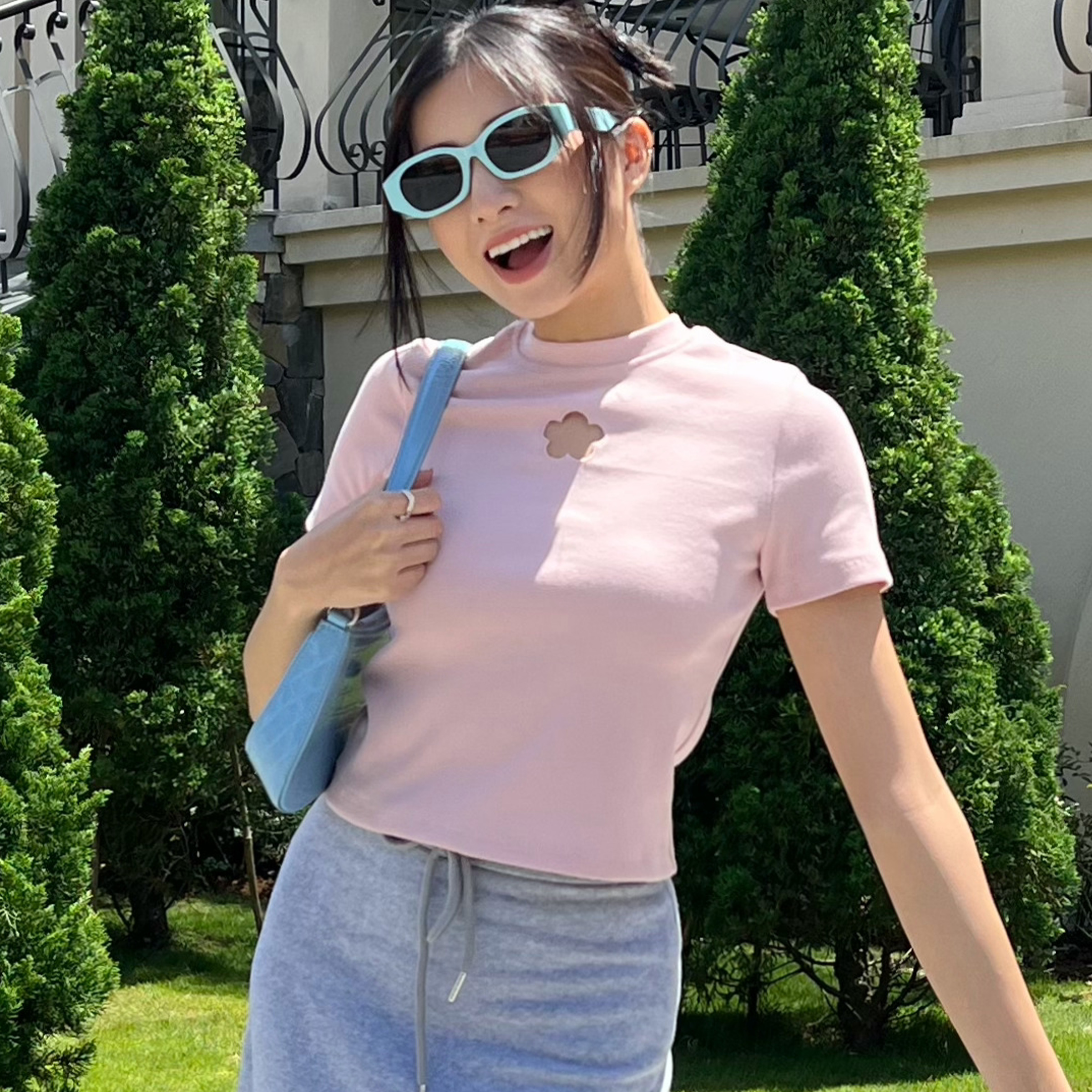 CARA Áo Kiểu Orson dáng babytee khoét hình hoa trên ngực xinh xắn cá tính
