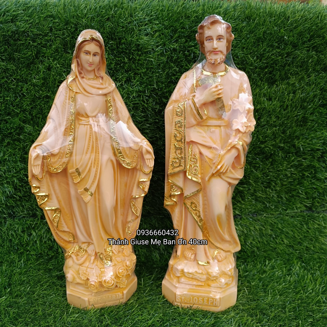 Bộ 2 tượng Đức Mẹ Ban Ơn và Thánh Giuse màu nâu giống gỗ 40cm chất liệu composite