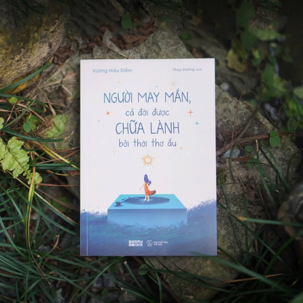 Sách - Người May Mắn, Cả Đời Được Chữa Lành Bởi Thời Thơ Ấu - Vương Hiểu Diễm