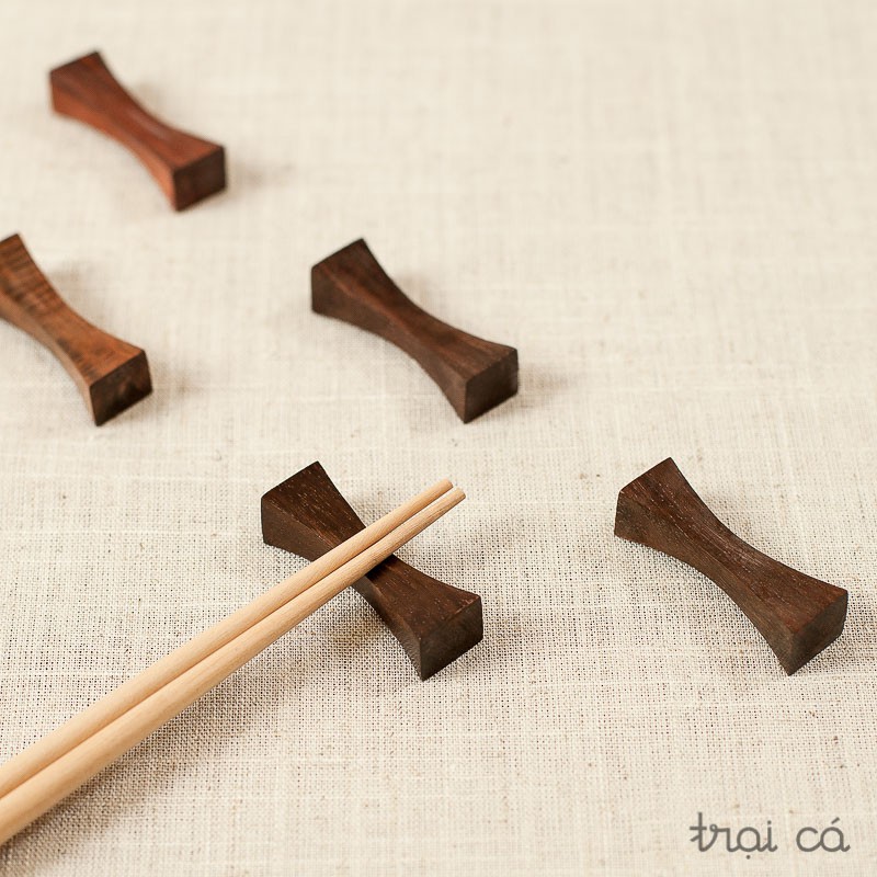 Gác đũa gỗ nơ gỗ trắc / gỗ beech