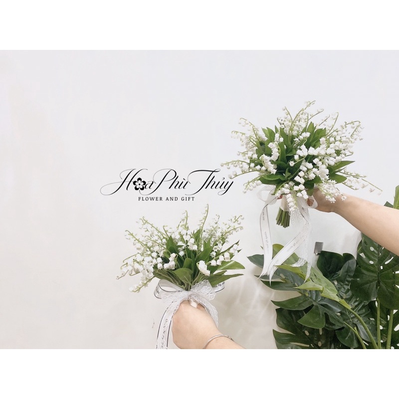Bó hoa cưới cầm tay cô dâu linh lan bằng lụa cao cấp