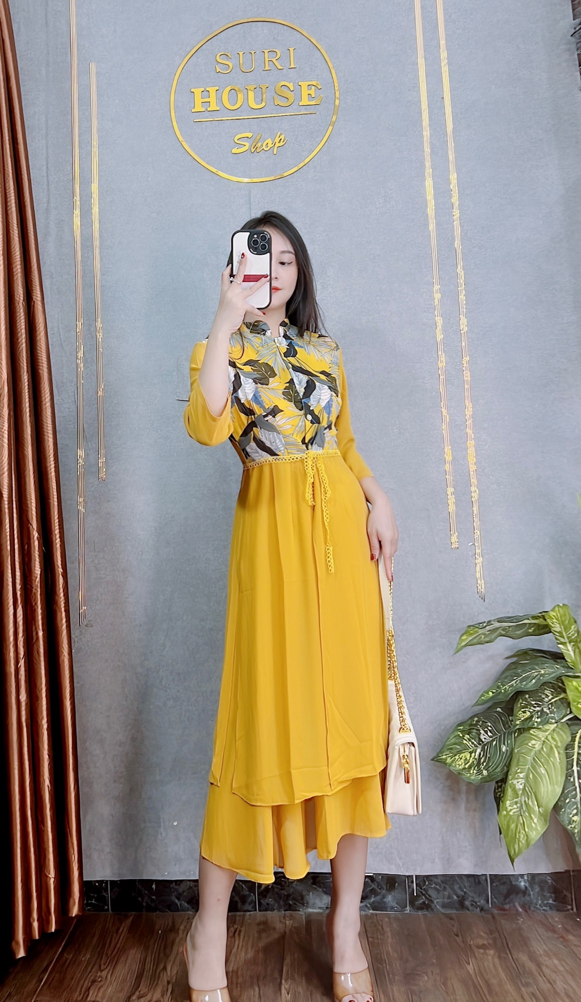 Áo dài tứ thân kèm chân váy 2 lớp
