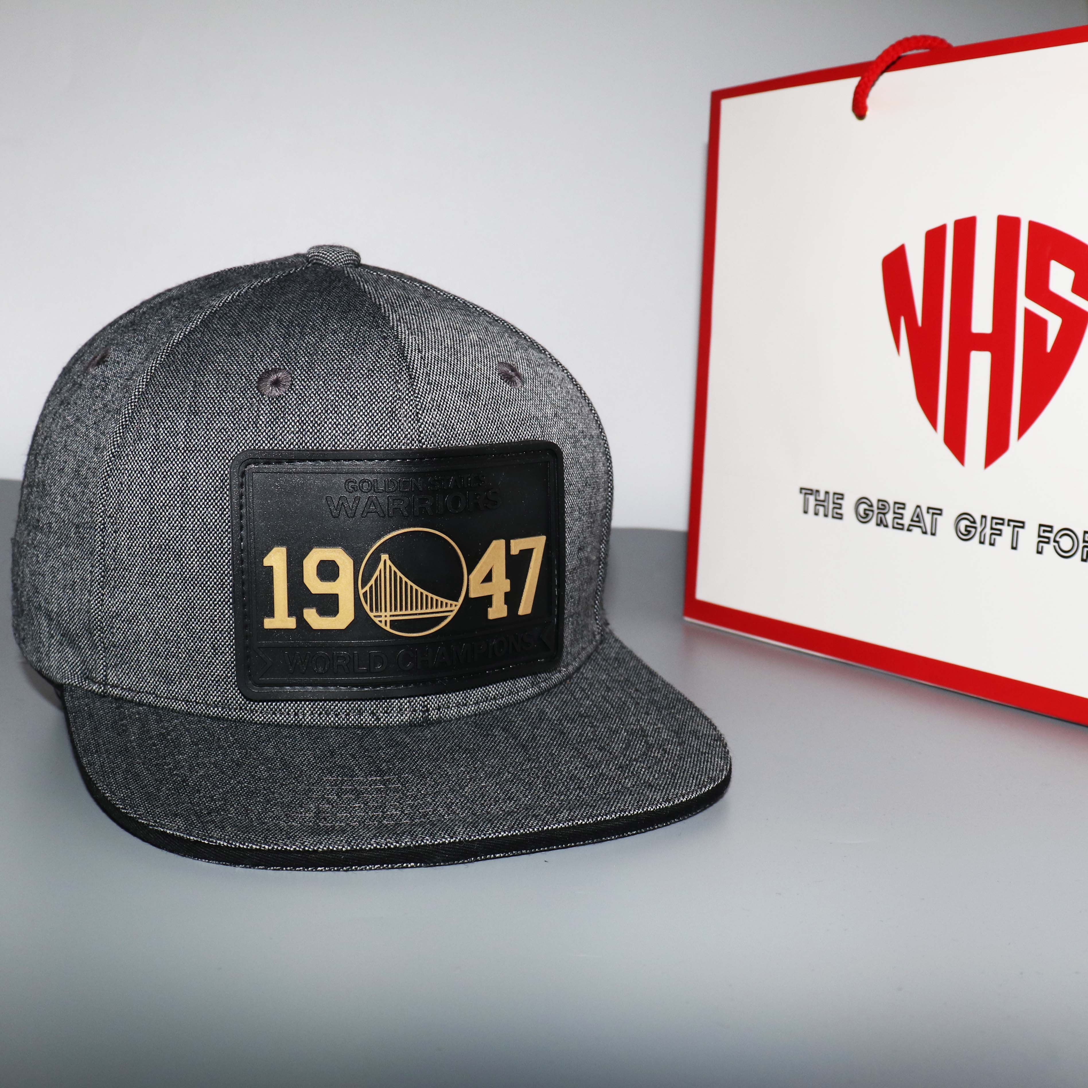 Nón snapback nhs c1947 cây cầu tình yêu.