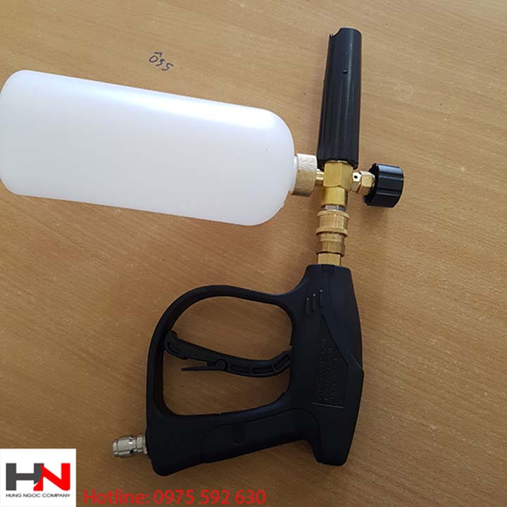 Bộ dụng cụ rửa xe và bình bọt tuyết