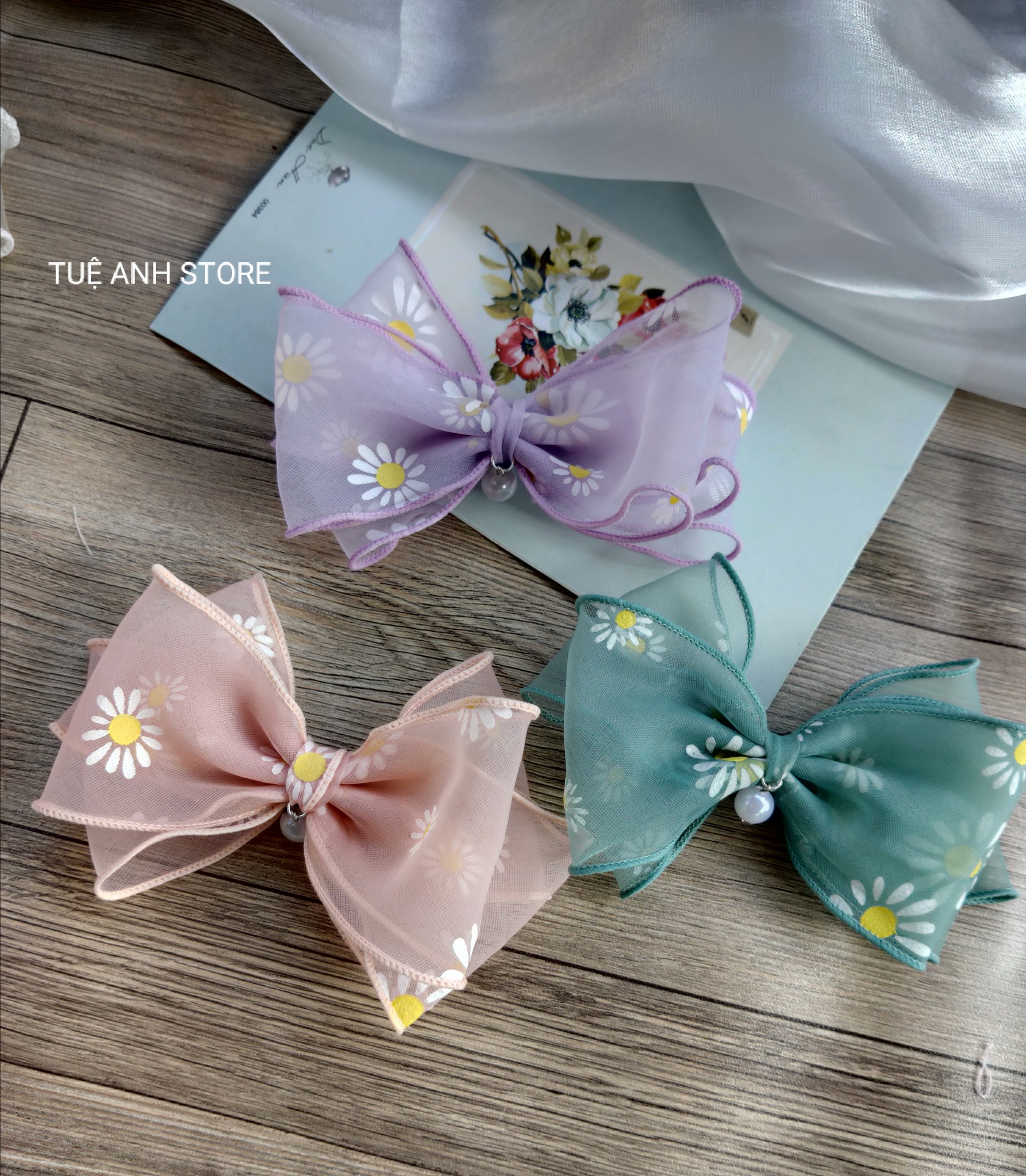 B343 - Cặp tóc nơ voan hoa cúc treo trai xinh xắn