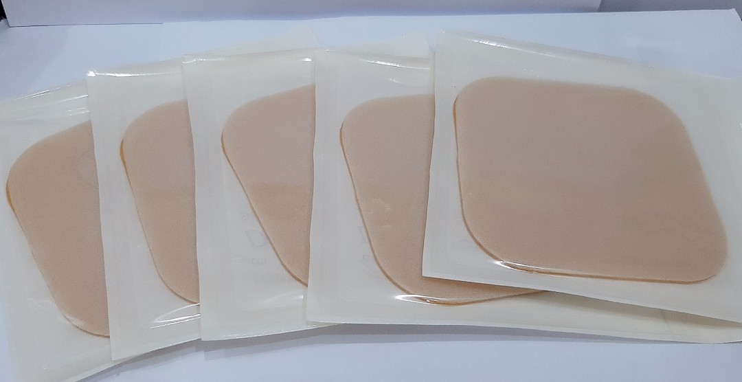 HỘP DÁN HÚT DỊCH DUODERM CGF( Cho lượng dịch trung bình - 5 miếng/hộp)