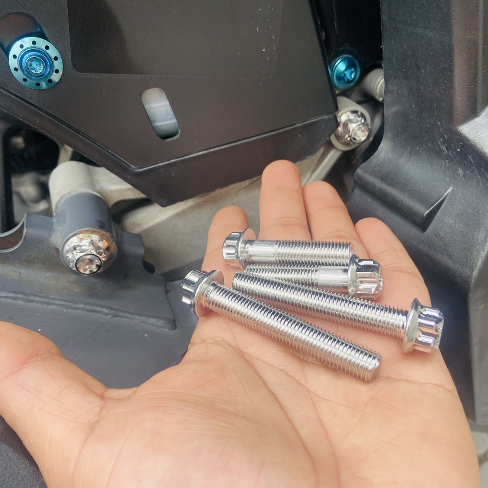 COMBO 4 ỐC GẮP INOX SALAYA CHO VARIO ĐỜI 2018 TRỚ LÊN