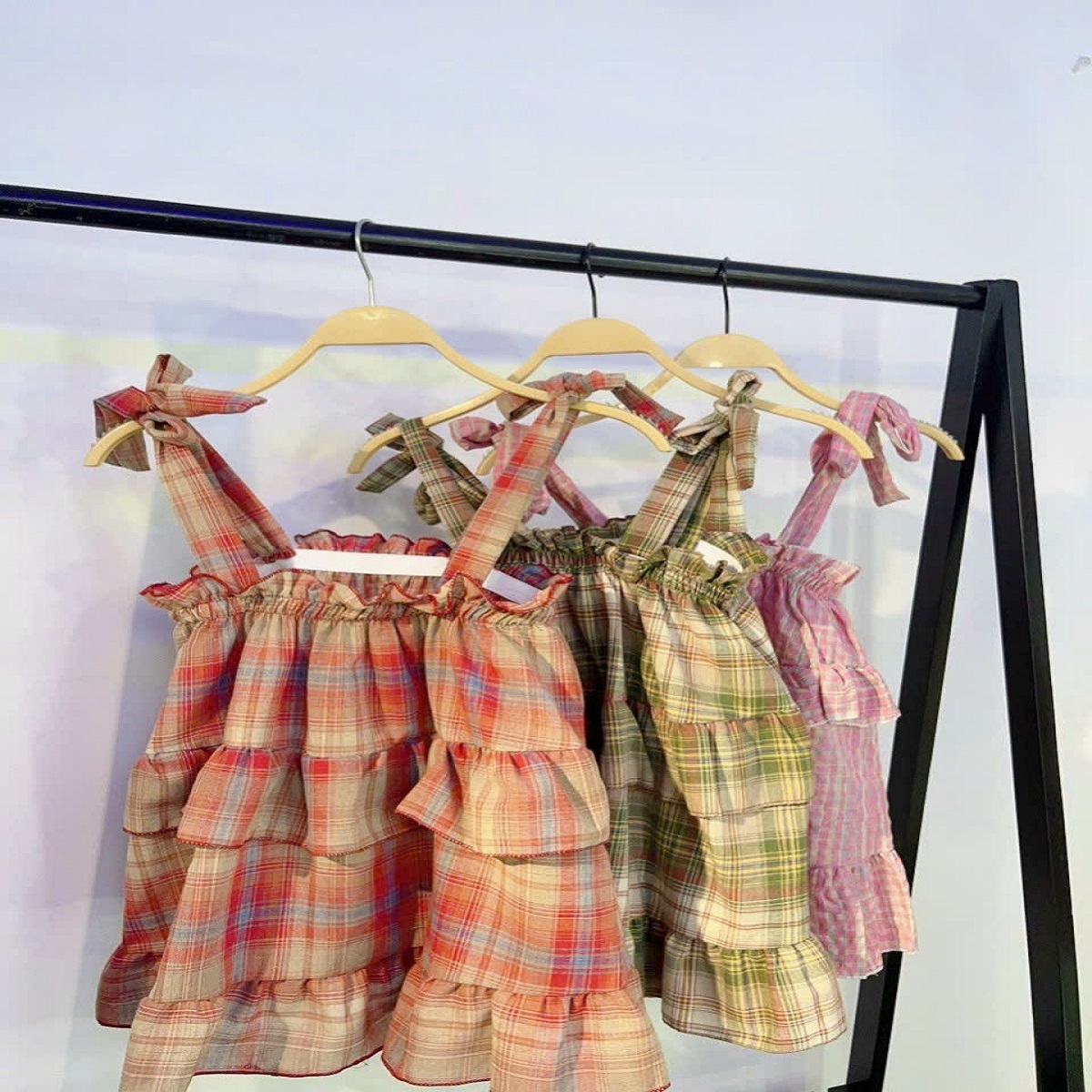 Áo babydoll hai dây kẻ caro đỏ , hồng , vàng , áo 2 dây tiểu thư kiểu chun ngực thắt nơ vai viền bèo tầng
