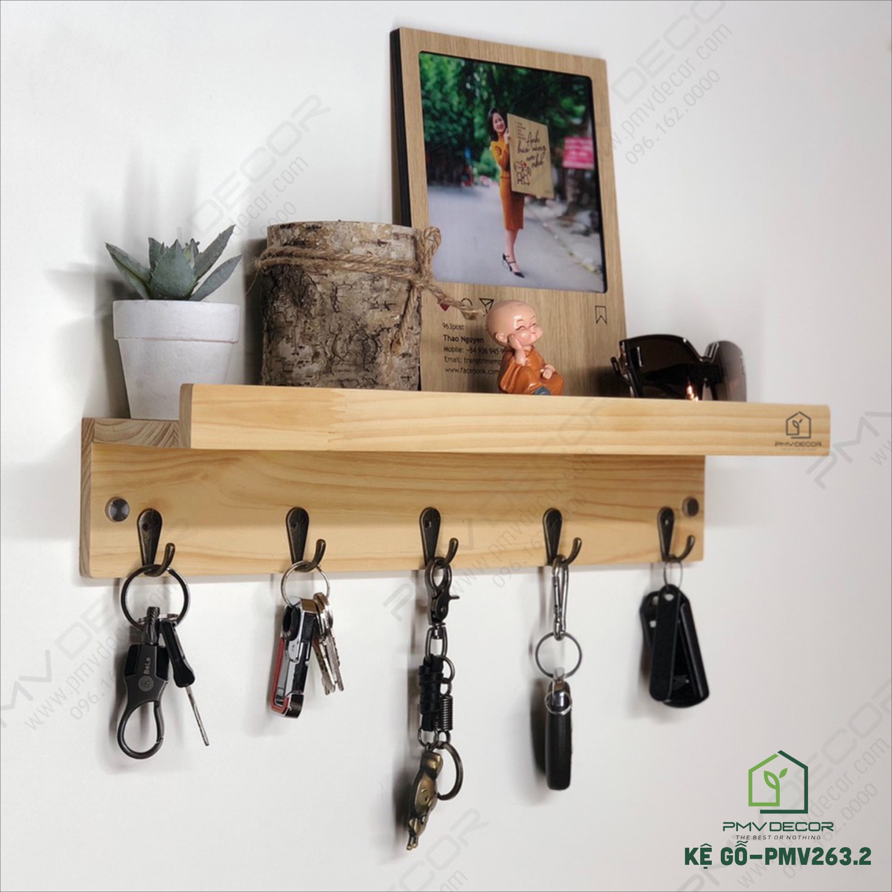 Kệ treo tường, trang trí. gỗ thông, móc treo đồng retro, phù hợp mọi không gian decor. ktt-pmv263.2