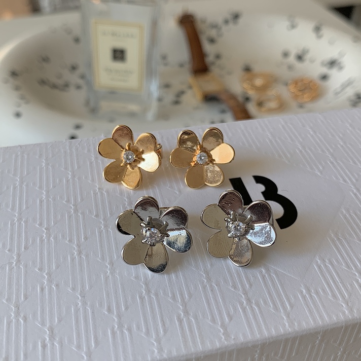 Khuyên tai Cubic flower Hàn Quốc Korea