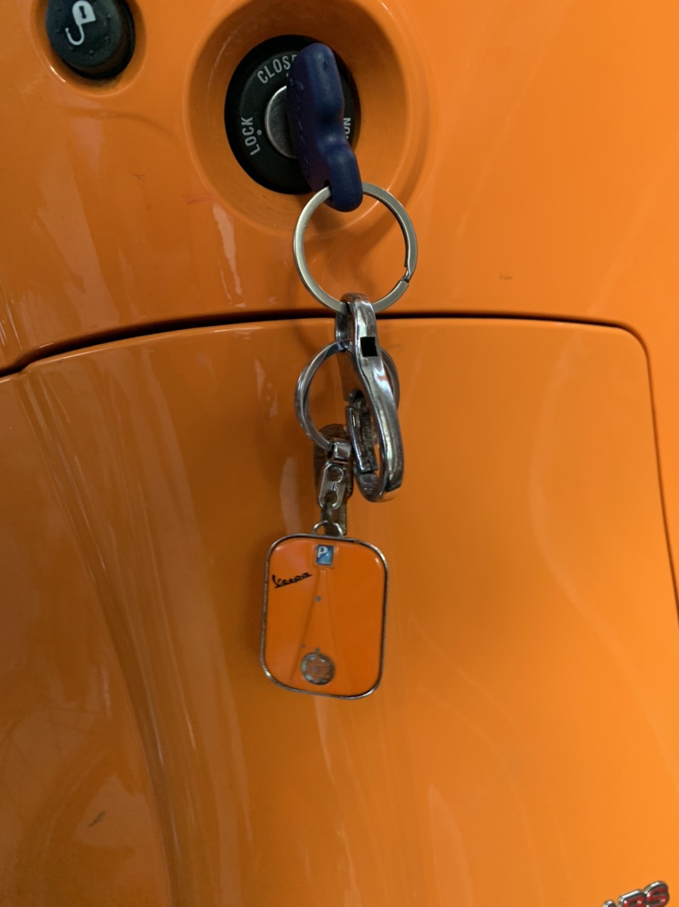 Móc khóa Vespa