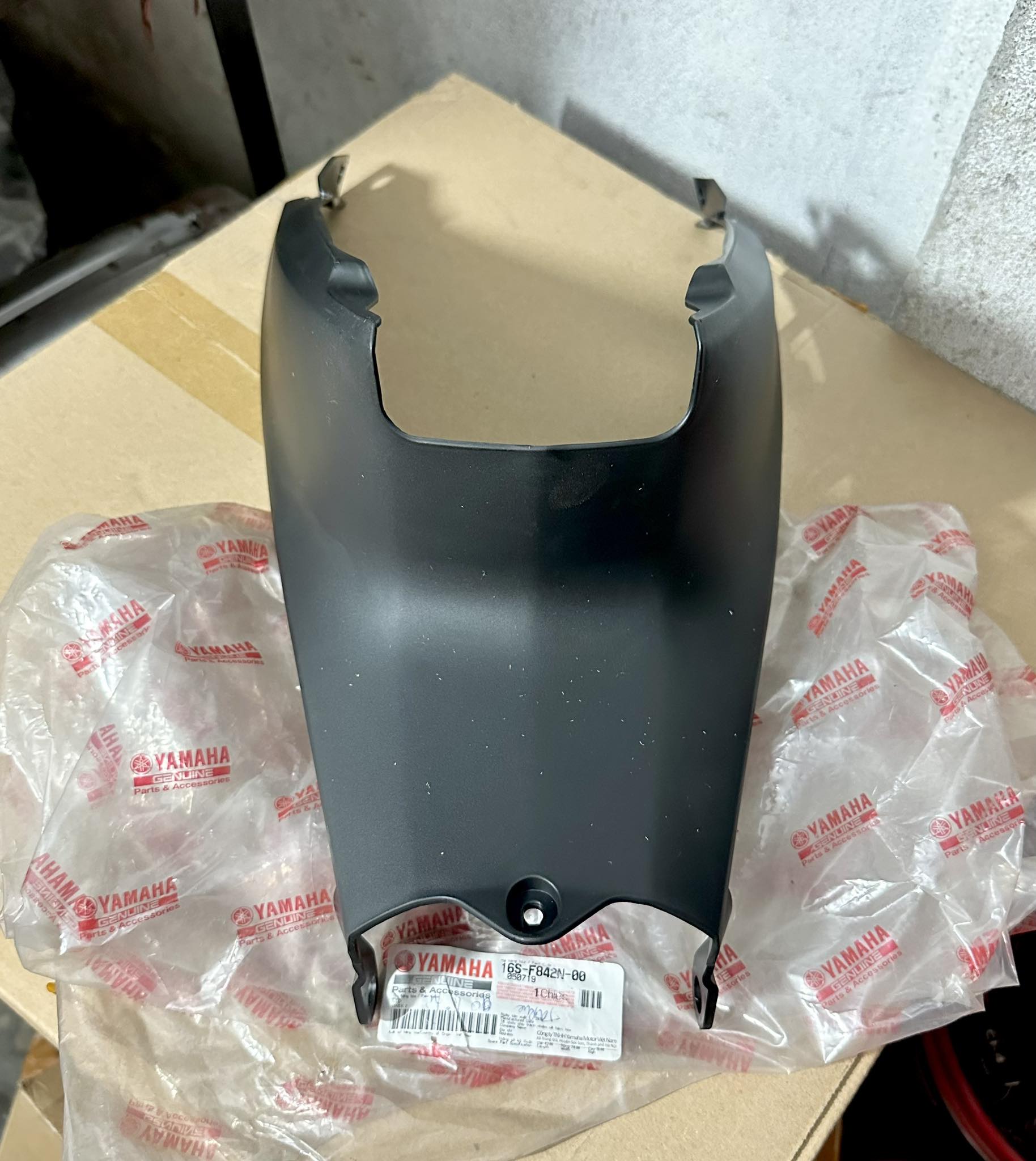 Yếm Thùng Xăng Taurus Chính Hãng Yamaha