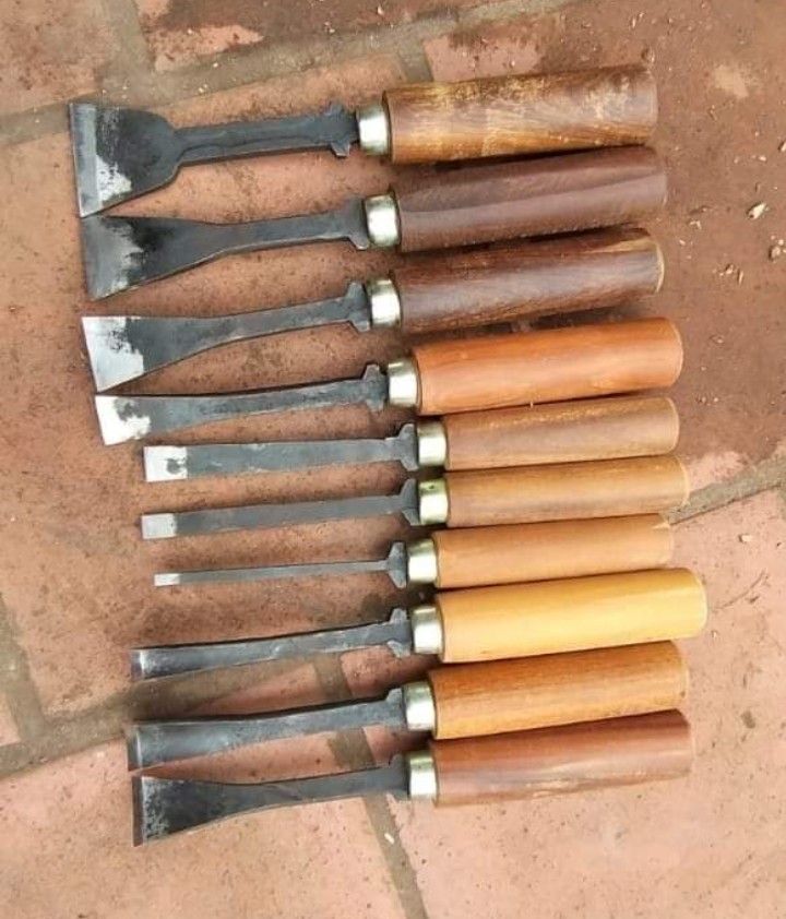 1 cây đục thợ mộc, thợ hàng ngang đục mộng vuông đục khung cửa các loại mài sắc tra cán gỗ nghiến đầy đủ